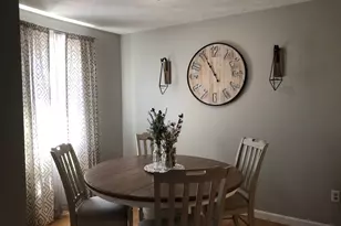 7 Louisburg Square, Nashua, NH 03060 - Photo 2
