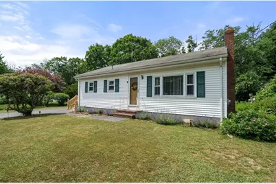 9 Mowry St, Raynham, MA 02767 - Photo 2