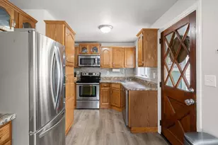 24 Wilbur St, Raynham, MA 02767 - Photo 10