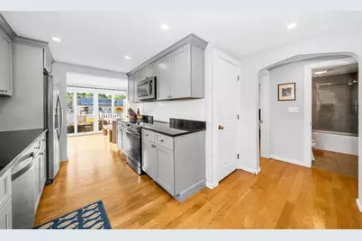 37 Hillcrest Ave, Beverly, MA 01915 - Photo 14