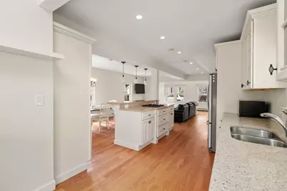 221 Winthrop St, Quincy, MA 02169 - Photo 10
