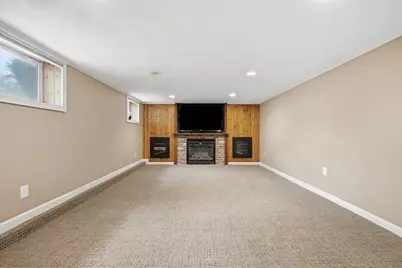 371 Washington St, Melrose, MA 02176 - Photo 32
