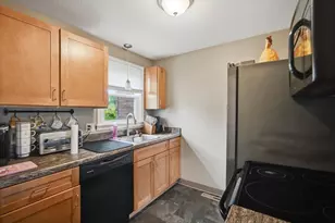 55 Empire St, Chicopee, MA 01013 - Photo 6