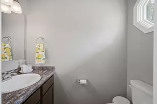 55 Empire St, Chicopee, MA 01013 - Photo 8