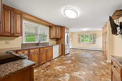 6 Norfolk, Leominster, MA 01453 - Photo 8
