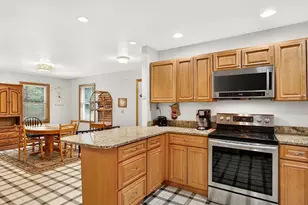 168 Mt Vernon St, Fitchburg, MA 01420 - Photo 6