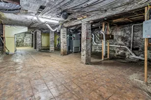 180 Chestnut St, Chelsea, MA 02150 - Photo 34