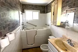 32 Crestmont, Springfield, MA 01108 - Photo 10
