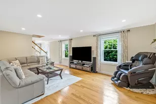 184 College Farm Rd, Waltham, MA 02451 - Photo 4