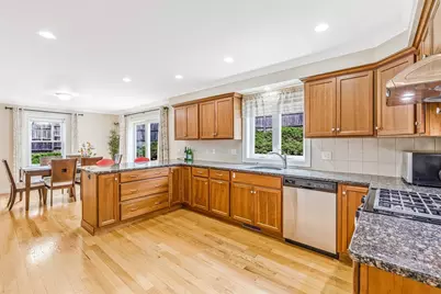 184 College Farm Rd, Waltham, MA 02451 - Photo 6