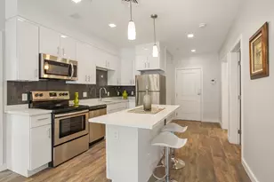 10 Essex St, Cambridge, MA 02139 - Photo 2
