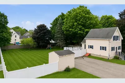 16 Elm St, Reading, MA 01867 - Photo 4