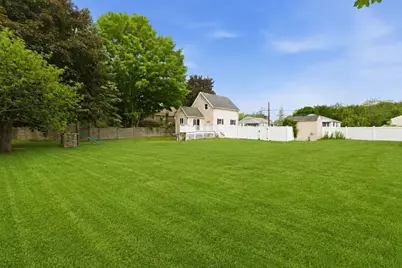 16 Elm St, Reading, MA 01867 - Photo 6