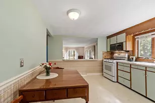 48 Chickering St, Lawrence, MA 01843 - Photo 8