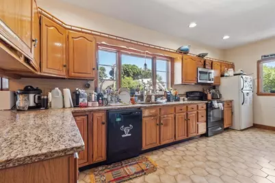 562 Main St, Medford, MA 02155 - Photo 18