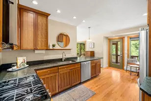 4 Swallow Ln, Dunstable, MA 01827 - Photo 6