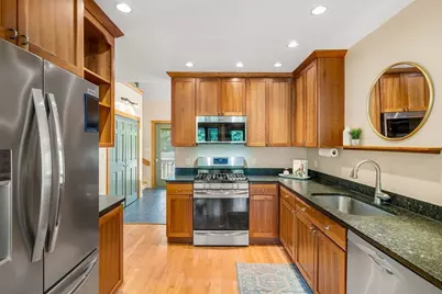 4 Swallow Ln, Dunstable, MA 01827 - Photo 4