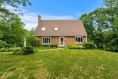 4 Swallow Ln, Dunstable, MA 01827 - Photo 2