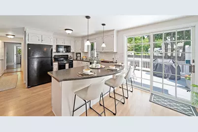 37 Davis St #2, Mansfield, MA 02048 - Photo 4