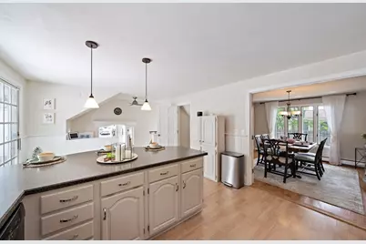 37 Davis St #2, Mansfield, MA 02048 - Photo 6