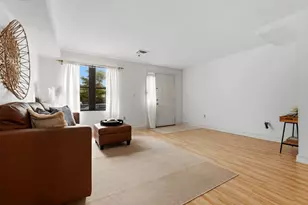 33 Maplewood Ave, Gloucester, MA 01930 - Photo 4