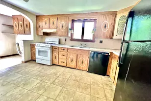 35 Prospect St, Spencer, MA 01562 - Photo 4