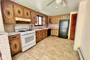 35 Prospect St, Spencer, MA 01562 - Photo 2