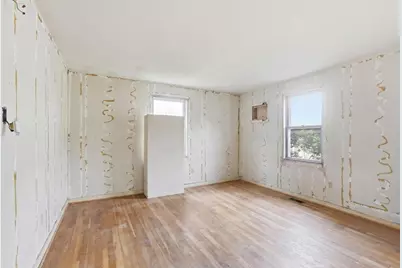 364 W Meadow Rd, Lowell, MA 01854 - Photo 8