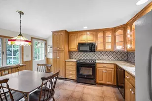 16 Cottage Park, Reading, MA 01867 - Photo 4