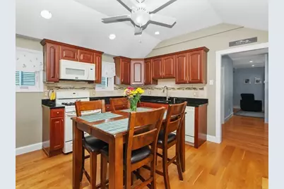 29 Ash Street, Waltham, MA 02453 - Photo 8
