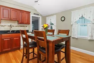 29 Ash St, Waltham, MA 02453 - Photo 6
