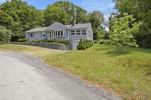 31 Clearwater Dr, Plymouth, MA 02360 - Photo 1