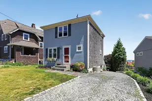 8 Standish Ave, Hull, MA 02045 - Photo 2