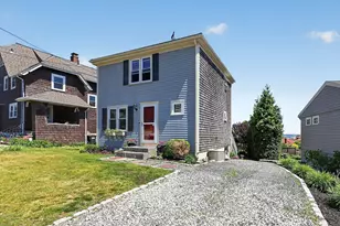 8 Standish Ave, Hull, MA 02045 - Photo 2