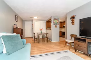 136 Central St, Hudson, MA 01749 - Photo 6
