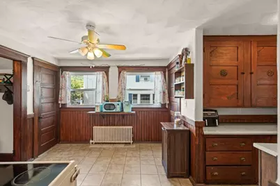 47 Wallis St, Beverly, MA 01915 - Photo 18