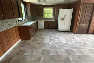 33 Burbank St, Millbury, MA 01527 - Photo 16