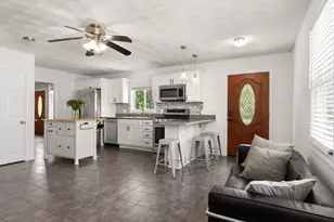 6 Vista Dr, Danvers, MA 01923 - Photo 4