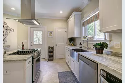287 Walnut Ave, Boston, MA 02119 - Photo 8