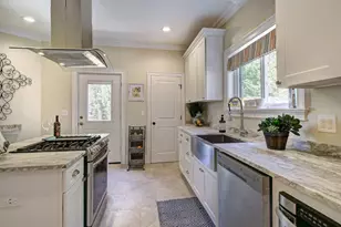 287 Walnut Ave, Boston, MA 02119 - Photo 8