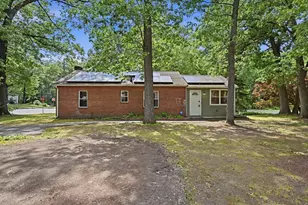 881 Roosevelt Ave, Springfield, MA 01109 - Photo 32