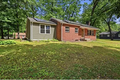 881 Roosevelt Ave, Springfield, MA 01109 - Photo 4