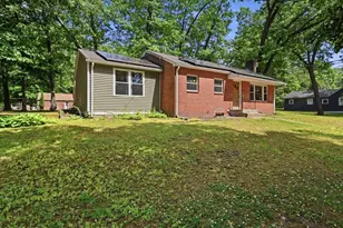 881 Roosevelt Ave, Springfield, MA 01109 - Photo 4