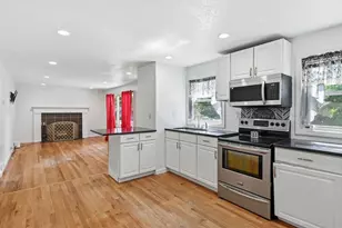 881 Roosevelt Ave, Springfield, MA 01109 - Photo 10