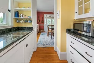 322 Lagrange St, Boston, MA 02132 - Photo 8