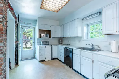 14 Holyoke St, Easthampton, MA 01027 - Photo 4