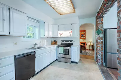 14 Holyoke St, Easthampton, MA 01027 - Photo 6