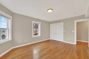 25 Main St, Somerville, MA 02145 - Photo 4