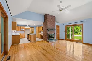 33 Coventry Ln, North Andover, MA 01845 - Photo 6
