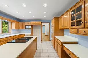 33 Coventry Ln, North Andover, MA 01845 - Photo 8